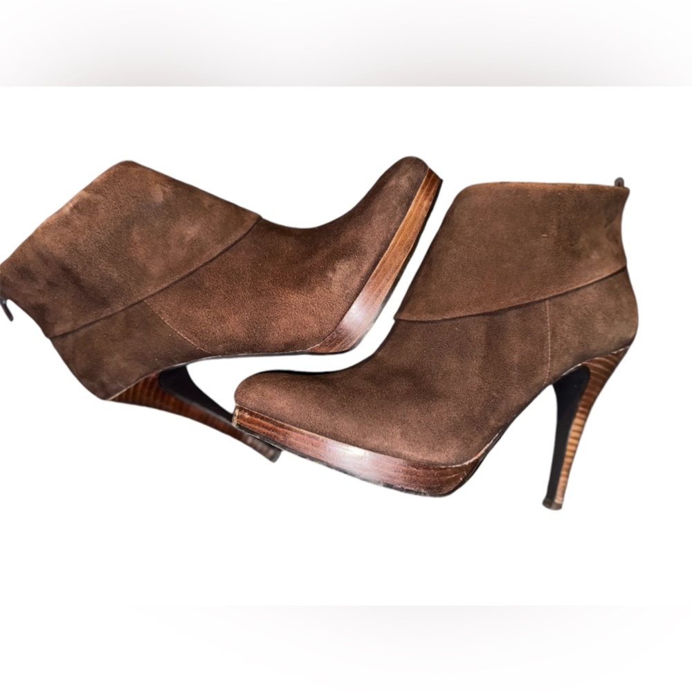 Steve Madden Trishia Brown Suede Bootie size 10